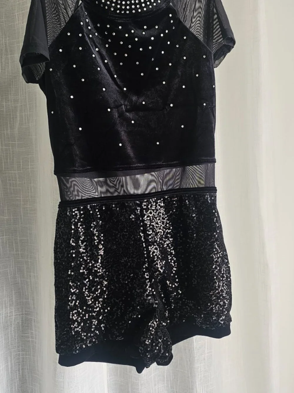 Weissman Showtime Holding Out a Hero Black Size LA NWT - Picture 2 of 3